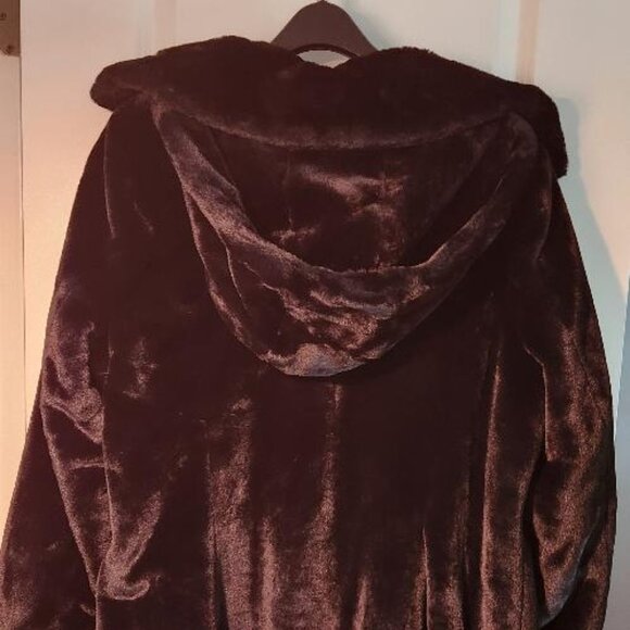 Dennis Basso Black Faux Fur Coat - Picture 7 of 7